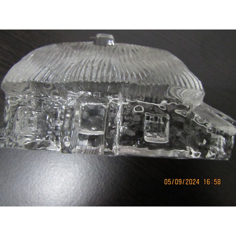 WATERFORD LISMORE CRYSTAL VILLAGE THATCHED COTTAGE IRELAND PAPERWEIGHT 3.75"